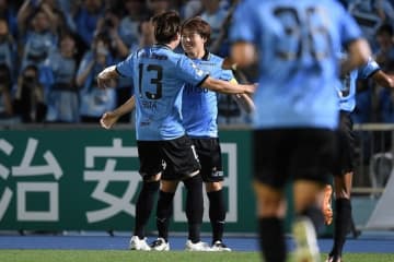 川崎が上位陣追撃へ！ 19歳FWのJ初ゴールなどで３－１快勝！ 新潟は新体制初陣を白星で飾れず