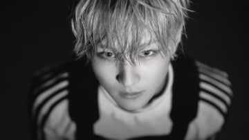 ENHYPEN、最新アルバムの後続曲「Outside」MV公開！“本体vs影”の息が詰まる追撃戦
