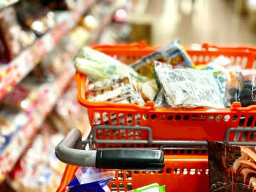 45歳女性 スーパーで『２万７４５８円分』万引き “盗んだ品数” にコメント殺到「堂々すぎる笑」「正面突破って感じ。捕まってるけどw」