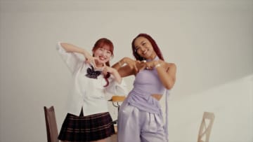 Crystal Kay、初のオールタイムベストアルバムから希空出演「恋におちたら(Re-recording)」MV公開「嬉しいです」
