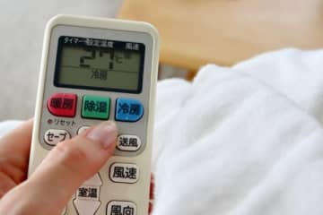 エアコンは“偉い人の許可制”の職場、昨年は熱中症で救急搬送も会社は「熱中症と認めず」