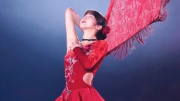 「神々しいです」「氷上の魔術師って感じ」本田真凜、“魔法が使えそうな”衣装を披露