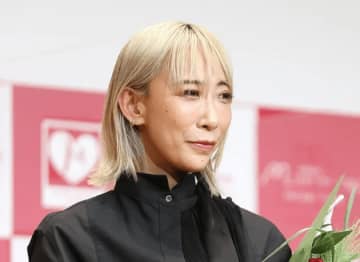 蜷川実花が大阪万博でミャクミャクを撮るとこうなる。青空バックの美しい写真に「さすが！」「素敵なアングル」と反響