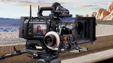 ブラックマジックデザインのBlackmagic URSA Cine 17K 65デジタルフィルムカメラ、Netflixの認定カメラリストに追加
