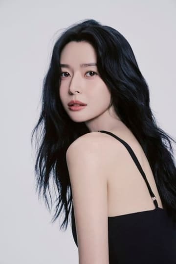 『梨泰院クラス』の美人女優クォン・ナラは今…新事務所移籍で再出発図る「唯一無二の雰囲気と神秘的ビジュアル」