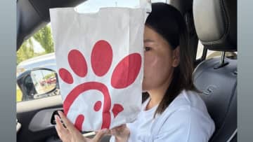 勝みなみ、渋野日向子とのダブルス戦へ　アメリカの「お気に入りランチ」でパワーチャージ