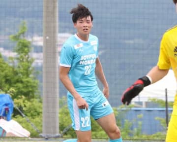 尊敬するライバルが欧州移籍。「筑波は俺に任せろ」と小林俊瑛は発奮。比較されるのは覚悟の上で「内野の９番を背負いたい」