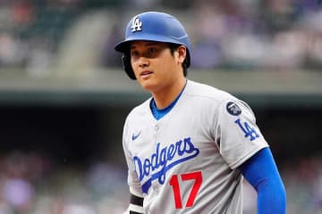 ドジャース中継でまさかの光景「オオタニへ」「母です」　現地少年の手作り日本語ボードが話題