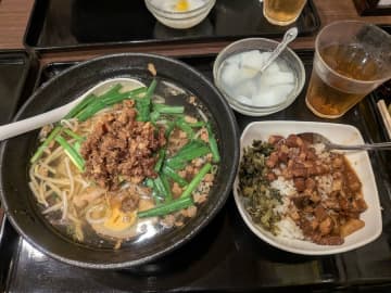 【西新宿】え？これ本当に千円？「香港市場 チャイナドール」の爆盛ランチで幸せ満腹タイム♪