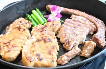 毎年恒例！　涼しいホテル内で南国気分を味わう　ハワイアンビュッフェ開催中　ホテルスプリングス幕張（千葉市美浜区）