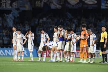 監督交代に揺れた新潟は新体制初陣で川崎に敗戦。それでも監督、選手が前向きな言葉を残したワケは？