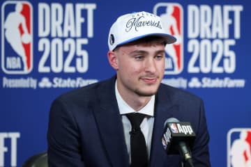 【NBAドラフト】フラッグがレブロン以来の“年少１位指名選手”に！1977年以来の“白人アメリカ人ドラ１“としても脚光＜DUNKSHOOT＞