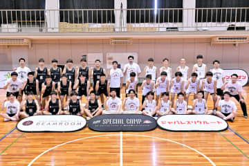 篠山×橋本×湊谷が指導|中学生28名が挑んだ“88特別合宿”[88 Special Camp × 福大大濠]