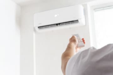 暑くてエアコンをフル稼働！「電気代」が怖いです…反対に「暑い時期こそできる節約」って、家の中にありませんか？