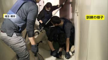 「浮気が原因で彼氏が彼女を人質に立てこもる」埼玉県警がアパート立てこもりを想定した訓練実施　制圧方法に説得