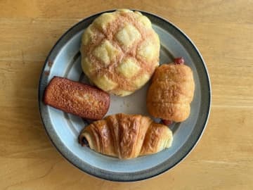 コンビニで焼きたてパンの味が楽しめる！【セブンカフェベーカリー】パンと焼菓子4品を食べてみた