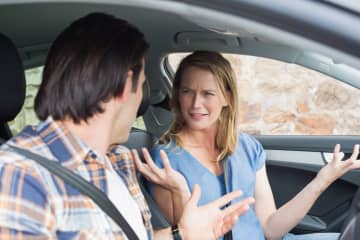 『もう車に乗せたくない…』と思ってしまう同乗者の行動5選　嫌われてしまう行動とは
