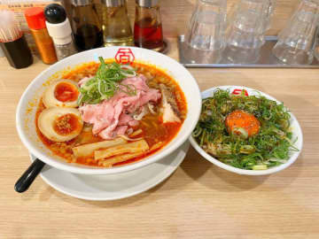 【秋葉原】薄くスライスされたチャーシューがポイント！「百年本舗 秋葉原総本店」で旨辛肉汁中華ソバを