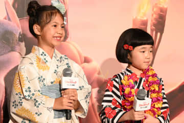 実写『リロ＆スティッチ』　リロ役のマイア・ケアロハが緊急来日「飴をなめるようにお寿司を食べしまう」
