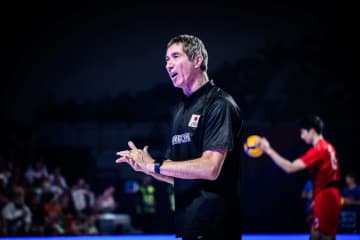 「武器はディフェンス」ティリ監督が導いた、粘り勝ちのフランス戦