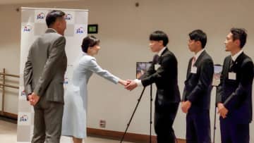 佳子さま＝JICAボランティアご接見＝殿下の細やかな配慮に感嘆の声＝本紙の歓迎特集号もご高覧