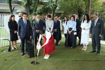 佳子さま＝「今後も親しい気持ち持ち続ける」＝パラナ州マリンガご訪問で＝「祖父母想うと感慨深い」