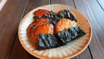 混ぜて焼くだけで簡単！もちもち香ばしい「豆腐いそべ餅」の作り方♪