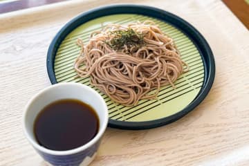 辻希美がやっている「そばの食べ方」が最高すぎた　“あるもの”をたっぷり入れる
