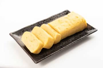 朝食やお弁当の定番メニュー「卵焼きを作る」を英語で言うと？