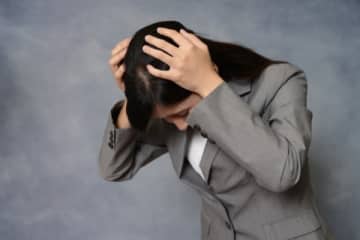 「私は頑張るのを辞めました」大口契約キャンセルで社長が“掌返し” 　責任をなすりつけられ心が折れた30代女性