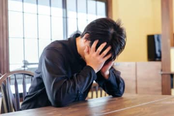 「ある日突然、糸が切れて動けなくなった」30代男性、限界の果てに見つけた“年2回の贅沢”【再配信】