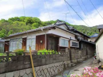 造り酒屋の木材を移築した趣ある古民家。部屋数が多く、菜園付き。海も近い【岡山県備前市】瀬戸内海と歴史ある街並みが魅力のまちで暮らす