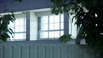校長「兆候つかめなかった」女子児童の下着盗撮しSNSグループに共有した疑いで小学校教師逮捕…保護者説明会開催　体育授業を中止へ