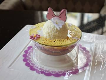 期間限定！アンバサダーホテルのデイジーダックケーキがかわいすぎる