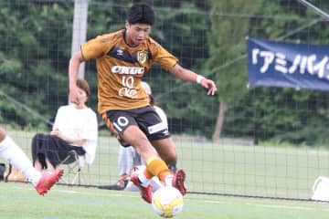 父は元浦和…複数クラブ注目の2世「今、かなりいい」　川崎の練習参加「幅は広がった」