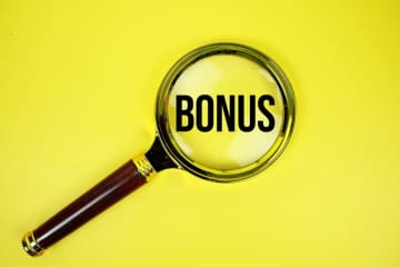 社会人2年目の「夏ボーナス」は40万円！ 基本給2ヶ月分ですか、これって“高い”ほうですか？ 会社員の「平均的なボーナス額」を確認