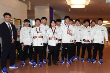 ＜レスリング＞U17アジア選手権（ベトナム）出場の男子グレコローマン・チームが帰国