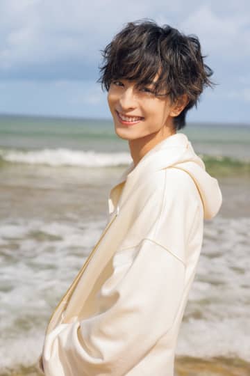 FANTASTICS木村慧人、1st写真集重版決定「とてもうれしかった」　さわやかな笑顔カット公開
