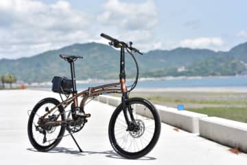 アウトドアにも街乗りにも◎　デイトナの電動アシスト自転車に新色登場