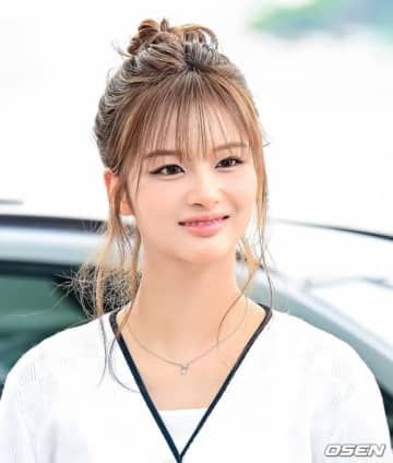 【PHOTO】NMIXX、ファンコンサートのためマカオへ出国…爽やかなファッション