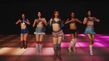 KATSEYE、タイトル曲「Gameboy」MV公開…ゲームのような世界観の映像に注目