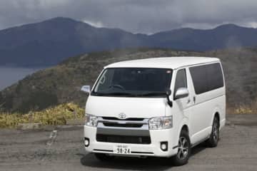 【2025年】ハイエースバンの新車価格、ディーゼル・ガソリンモデルの違い、おすすめグレードなどを解説