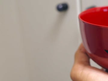 「みそ汁入れるのが楽しくなった」　手に持つお椀のデザインに「動きそう」「え、欲しい」