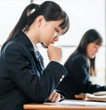 「勉強」や「練習」は誰かと一緒にやる方が脳の活動が良くなる【科学が証明！ストレス解消法】