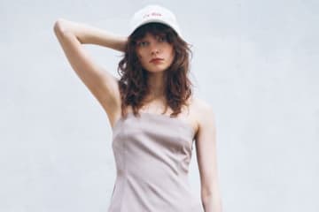 【明日なに着る？】ヘルシーに着こなせる「甘くも辛くもない」涼しいベアトップ