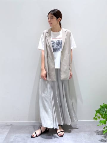 体型カバーとオシャレを両立！【グローバルワーク】40代スタッフがお手本の「垢抜けコーデ」