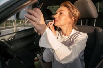 夏のオバ見えに注意！ファンデ選びを間違えると清潔感まで損なわれてしまうかも⁉【前編】