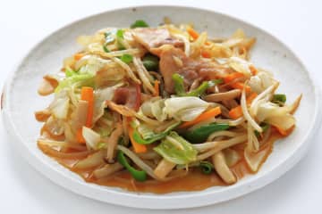 【現役板前が伝授】”絶対失敗しない”『キャベツ肉野菜炒め』の作り方を伝授。初心者必見の”劇的に美味しくなる調理法”がネットで話題に「ゴハン何杯でもイケますね！」「たっぷり野菜に感激」