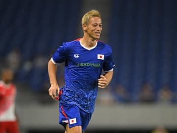 「僕が観戦で１番盛り上がったW杯は98年」本田圭佑が仏代表レジェンドらとの対戦に興奮！「アンリやジダンあたりもいれば、ほぼ完成」