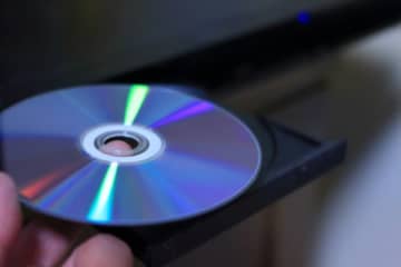 なぜ？「逆襲のシャアを観ろ」仕事の相談をしたら40代先輩にDVDを貸された新卒女子　事前知識ゼロで観てみた結果
